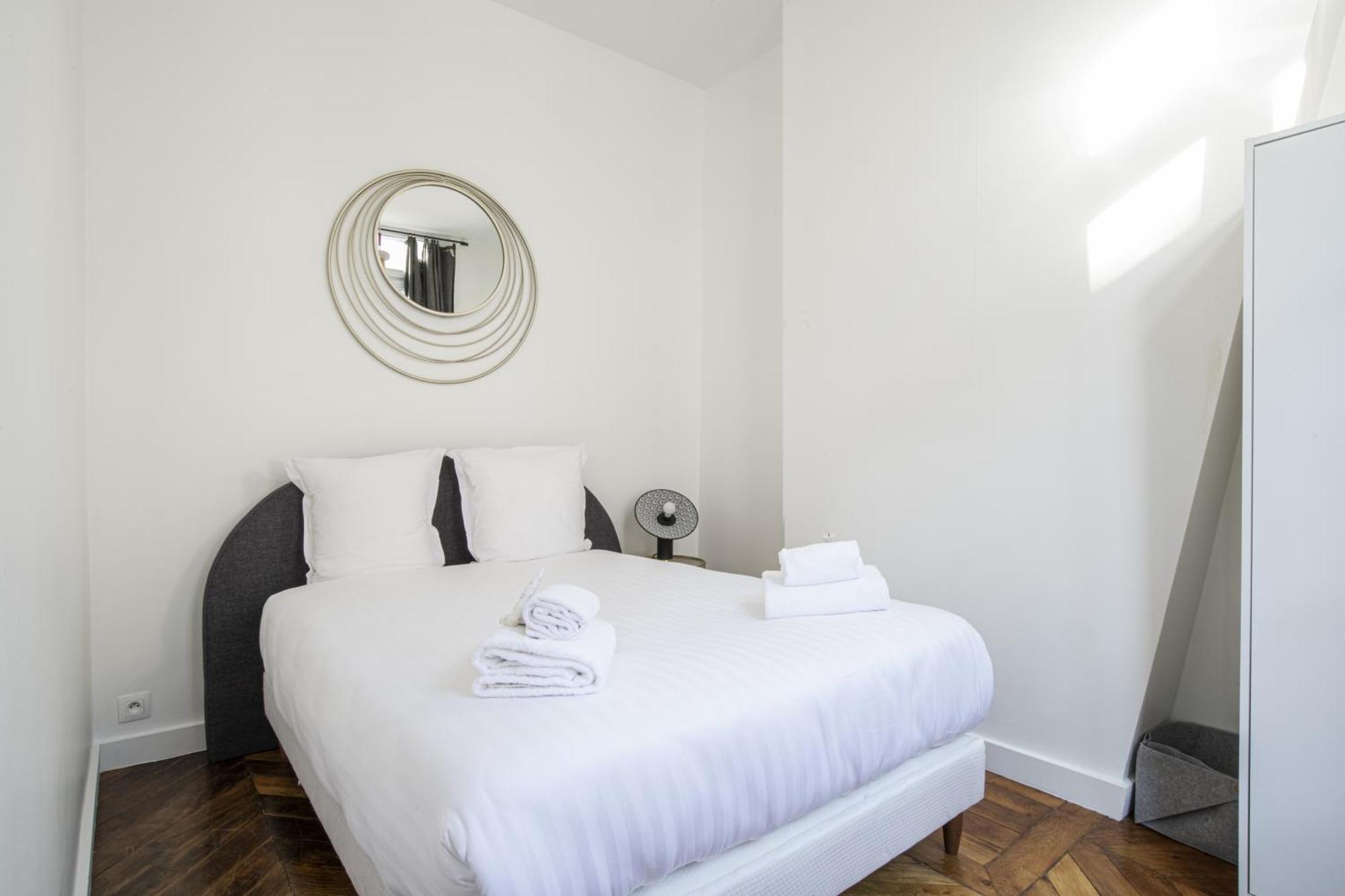 Pick A Flat's Apartements In Louvre-rivoli - Rue Du Roule Appartement *